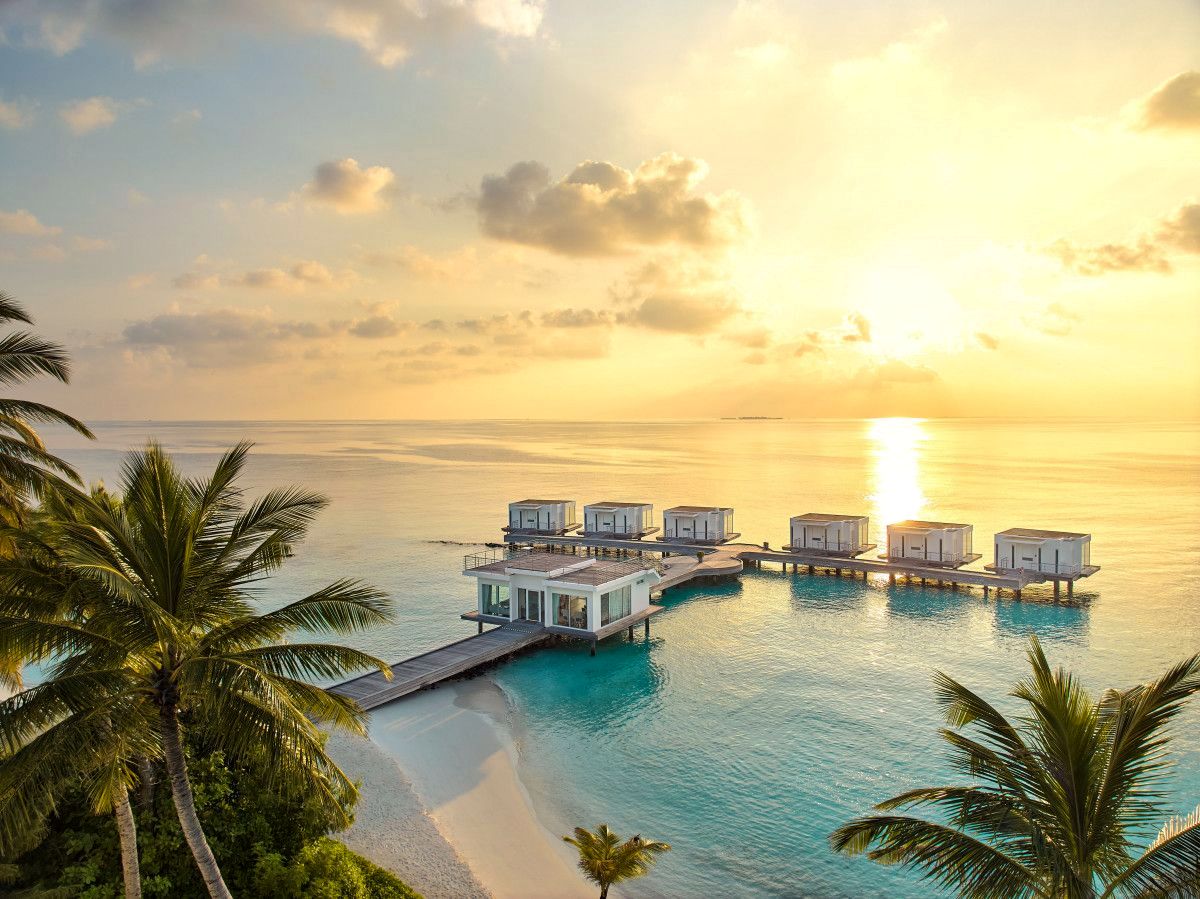 This Winter, the Jumeirah Maldives Olhahali Island introduces the MURACA Art Studio