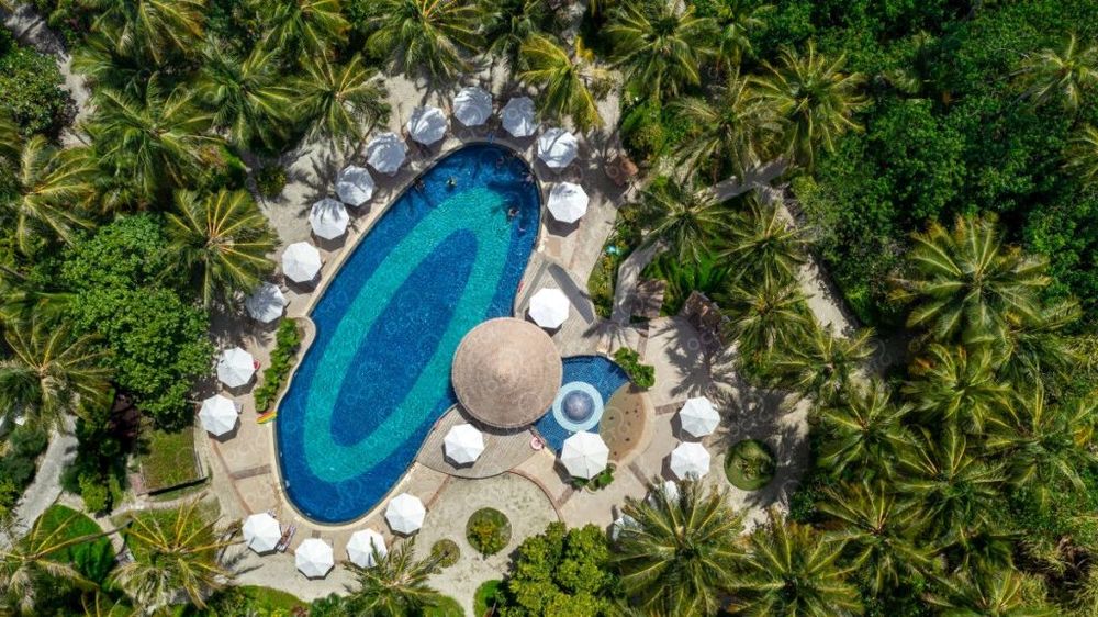 Pool at bandos maldives resort